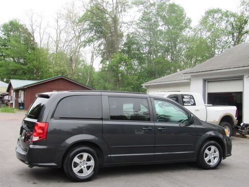 Used 2012 Dodge Grand Caravan SXT FWD image 7