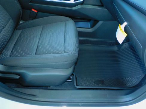 New 2026 Chevrolet Equinox LT image 18