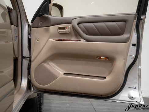 Used 2000 Toyota Land Cruiser AWD/4WD image 22