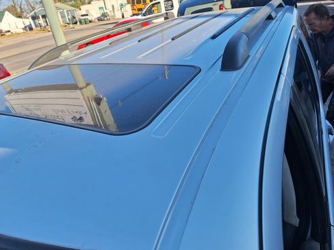 Used 2002 Ford Explorer XLT image 6