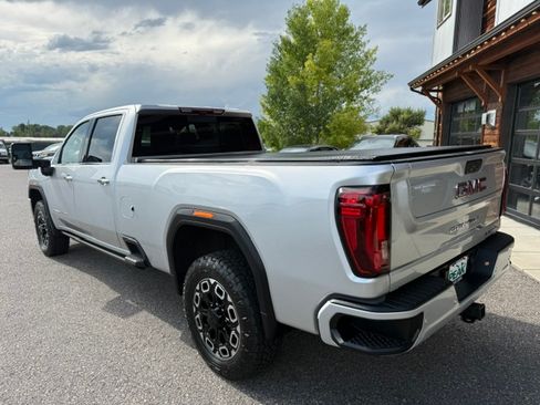 Used 2023 GMC Sierra 2500 4x4 Crew Cab Denali image 3