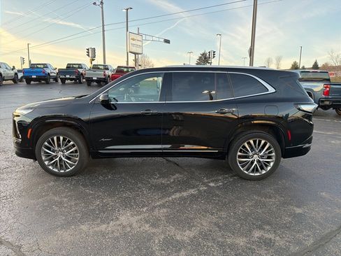 Used 2025 Buick Enclave Avenir image 6