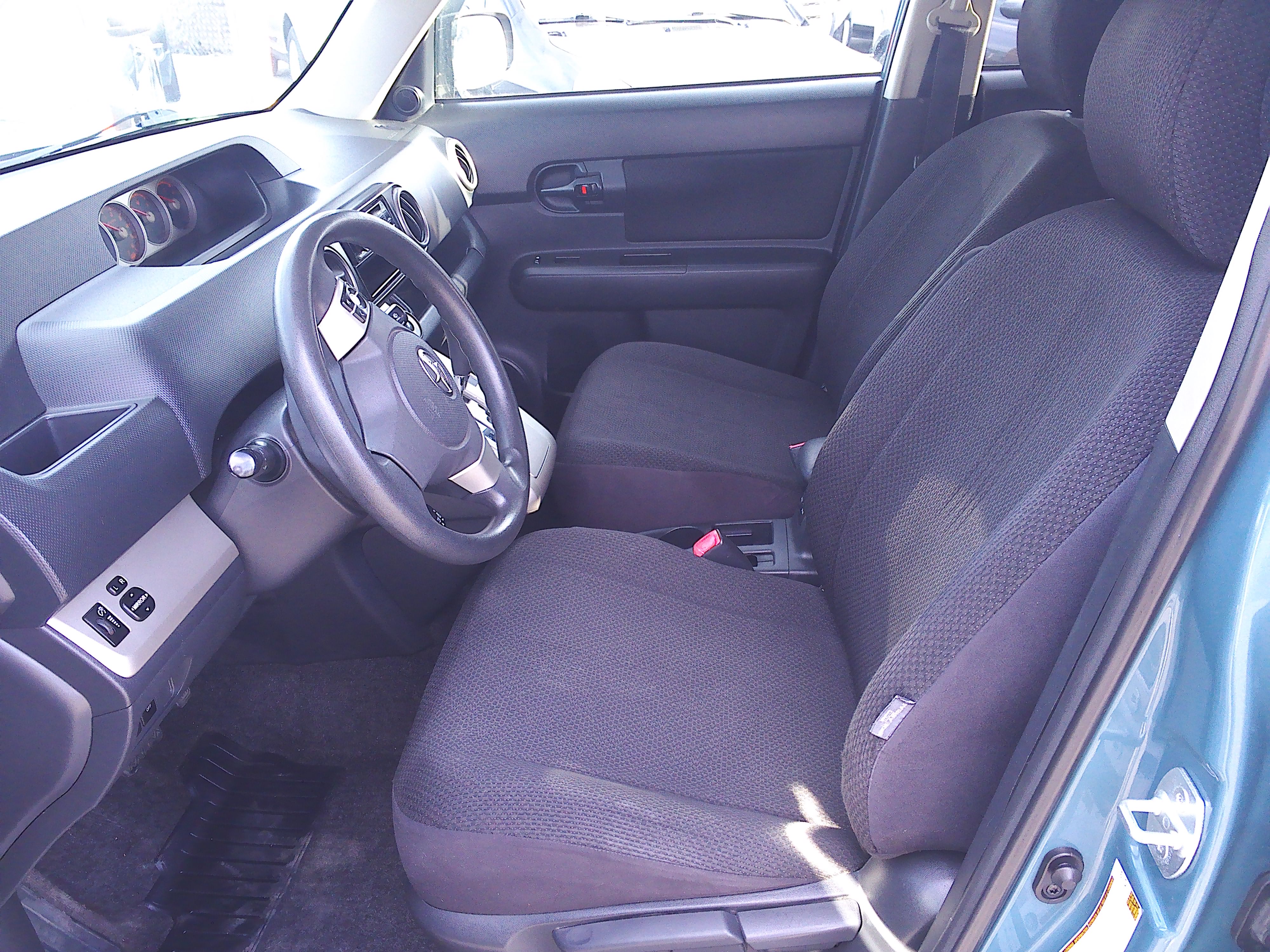 Used 2008 Scion xB FWD image 7
