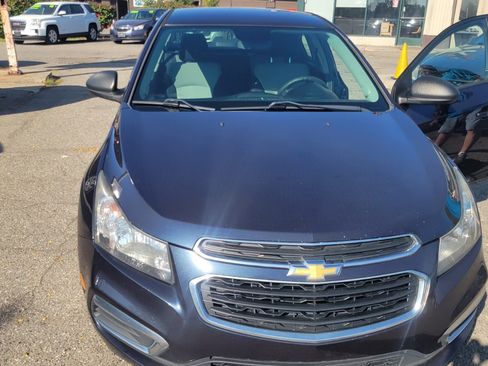 Used 2015 Chevrolet Cruze LS image 1