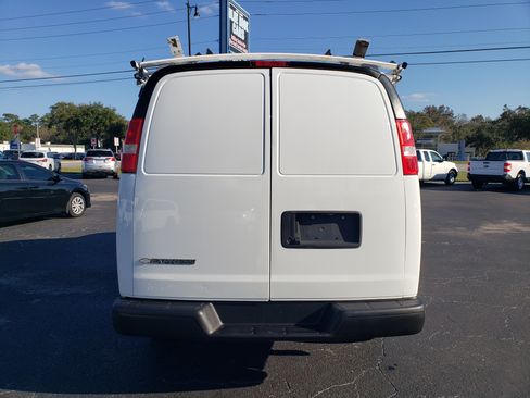 Used 2021 Chevrolet Express 2500 image 4