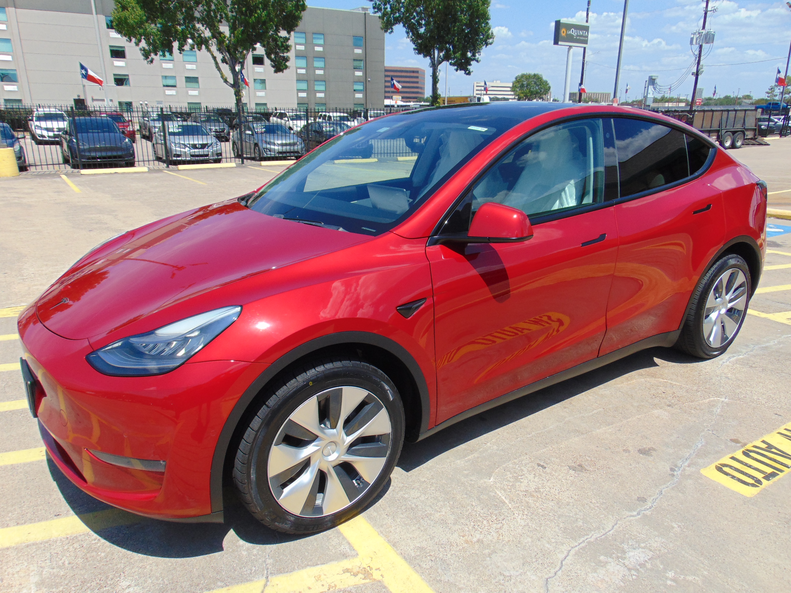Used 2020 Tesla Model Y Long Range AWD/4WD image 2