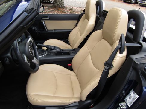 Used 2011 MAZDA MX-5 Miata Grand Touring image 10