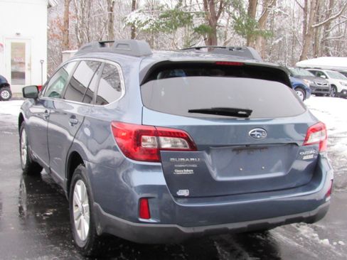 Used 2015 Subaru Outback 2.5i Premium image 10