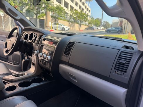 Used 2012 Toyota Sequoia SR5 image 28