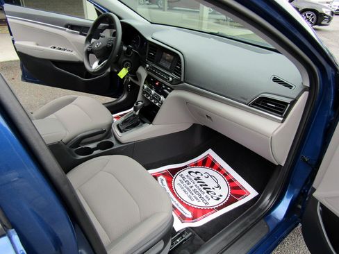 Used 2020 Hyundai Elantra SE Sedan FWD image 26
