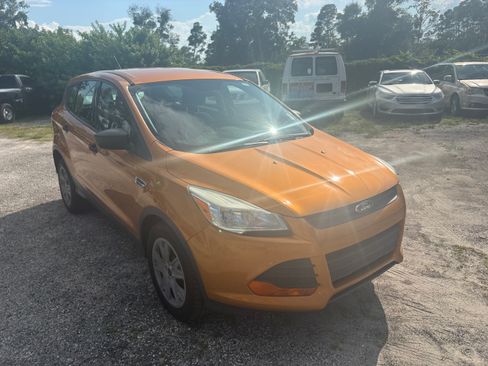 Used 2016 Ford Escape FWD S image 1