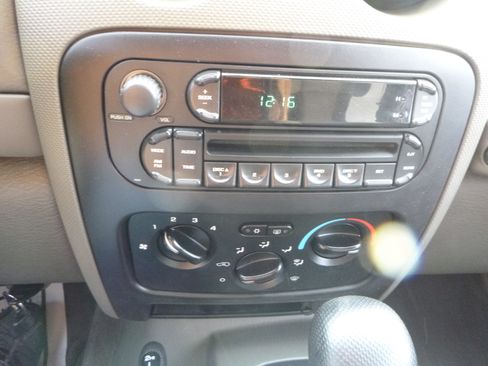 Used 2006 Jeep Liberty Sport image 23