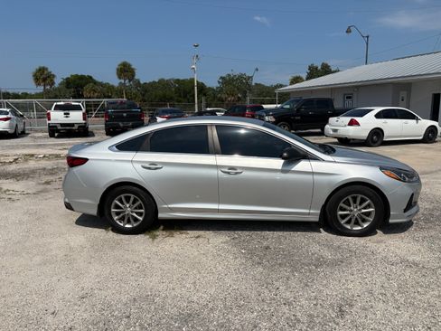 Used 2018 Hyundai Sonata SE FWD image 3