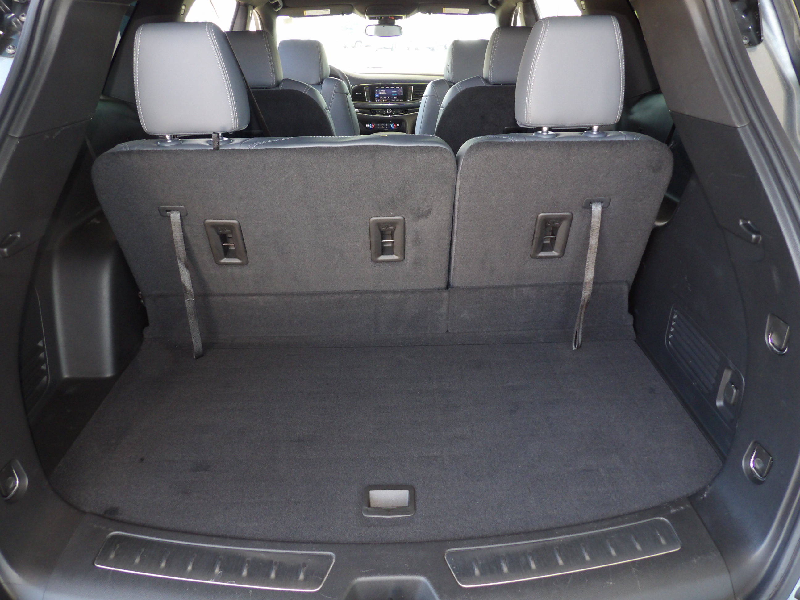 Used 2024 Buick Enclave Essence FWD image 19