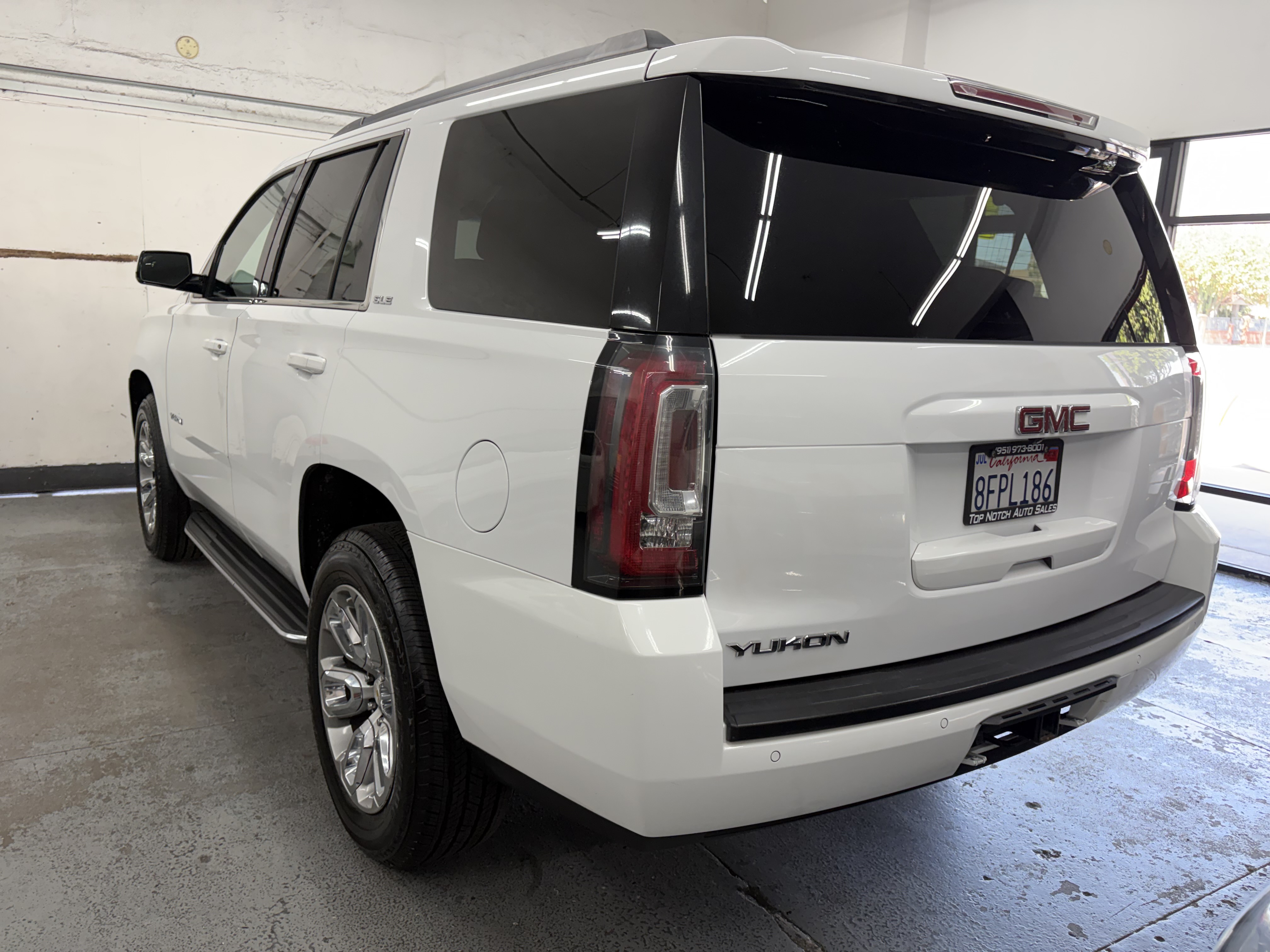 Used 2018 GMC Yukon 2WD SLE image 6