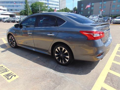 Used 2019 Nissan Sentra SR image 6