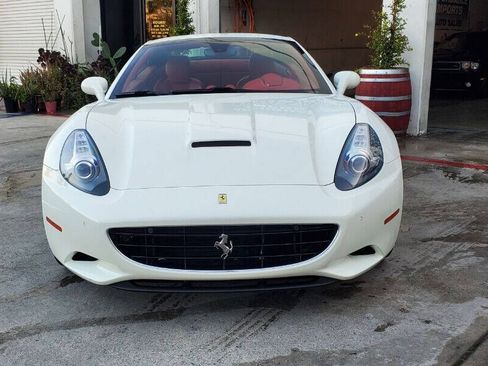 Used 2013 Ferrari California RWD image 10