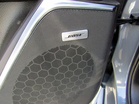 Used 2016 Cadillac Escalade Luxury image 16