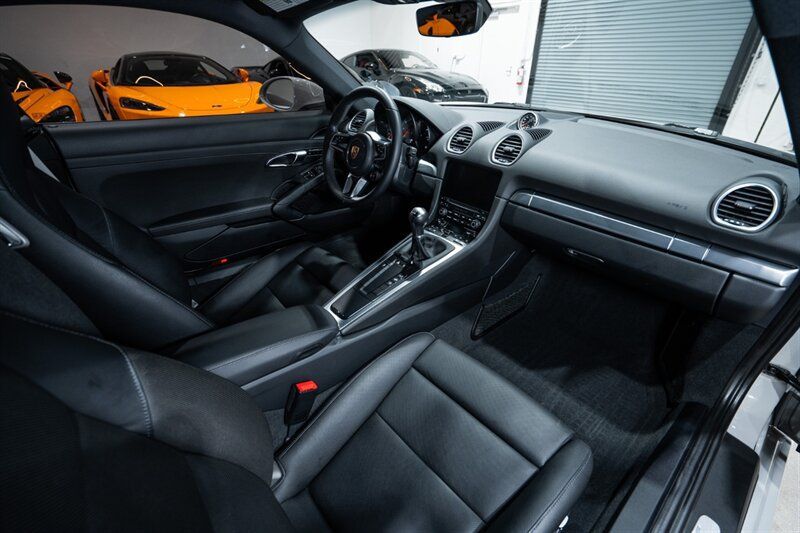 Used 2019 Porsche 718 Cayman S RWD image 30