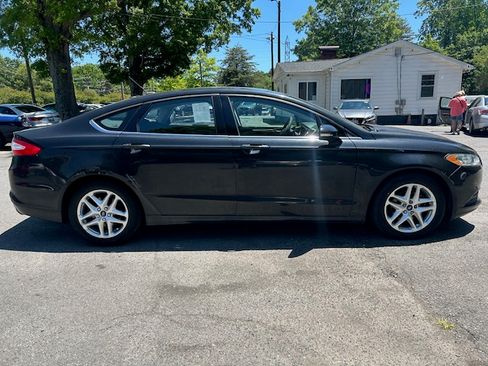 Used 2013 Ford Fusion SE FWD image 7