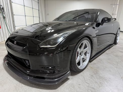 Used 2009 Nissan GT-R Premium AWD/4WD image 11