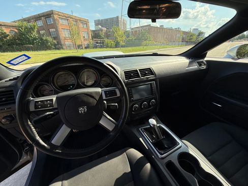 Used 2010 Dodge Challenger R/T image 26