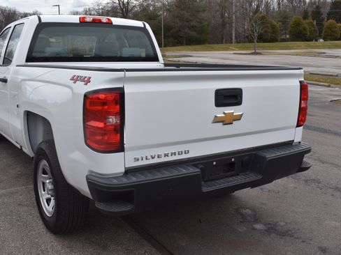 Used 2018 Chevrolet Silverado 1500 4x4 Double Cab image 11