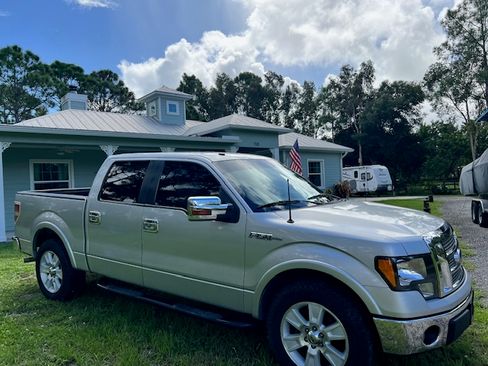 Used 2010 Ford F150 Lariat image 8