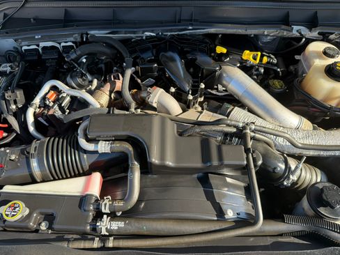 Used 2015 Ford F550 image 26