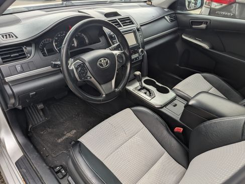 Used 2014 Toyota Camry SE image 5