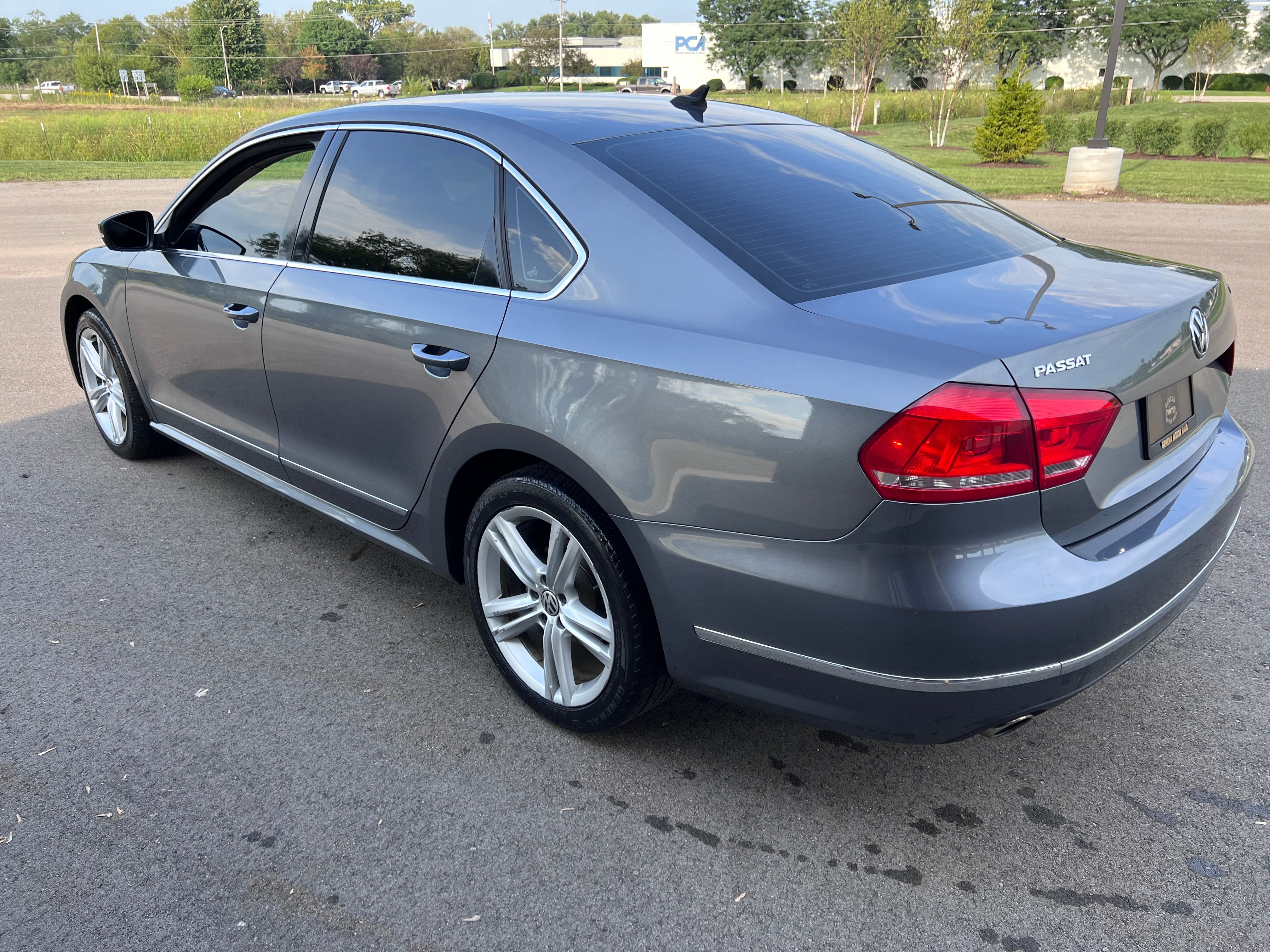 Used 2015 Volkswagen Passat TDI SE FWD image 9