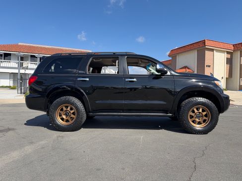 Used 2016 Toyota Sequoia Platinum image 14