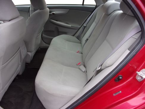 Used 2010 Toyota Corolla LE image 7