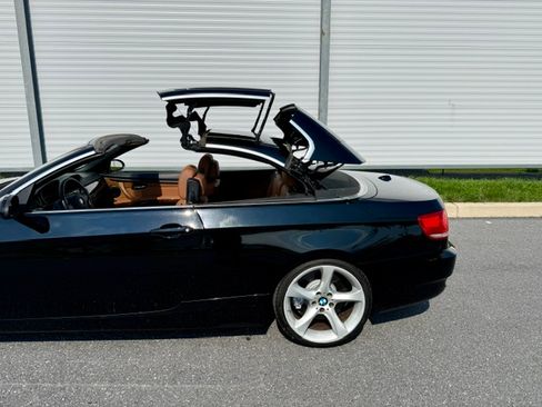 Used 2009 BMW 335i Convertible RWD image 10