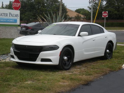 Used 2018 Dodge Charger UNAVAIL RWD image 1