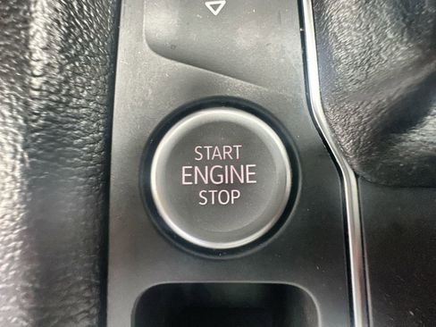 Used 2023 Volkswagen Atlas SEL Premium image 18