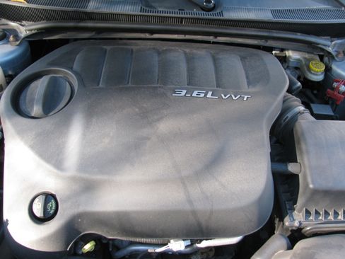 Used 2013 Chrysler 200 Limited Platinum image 20