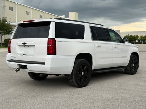 Used 2015 Chevrolet Suburban LS RWD image 5
