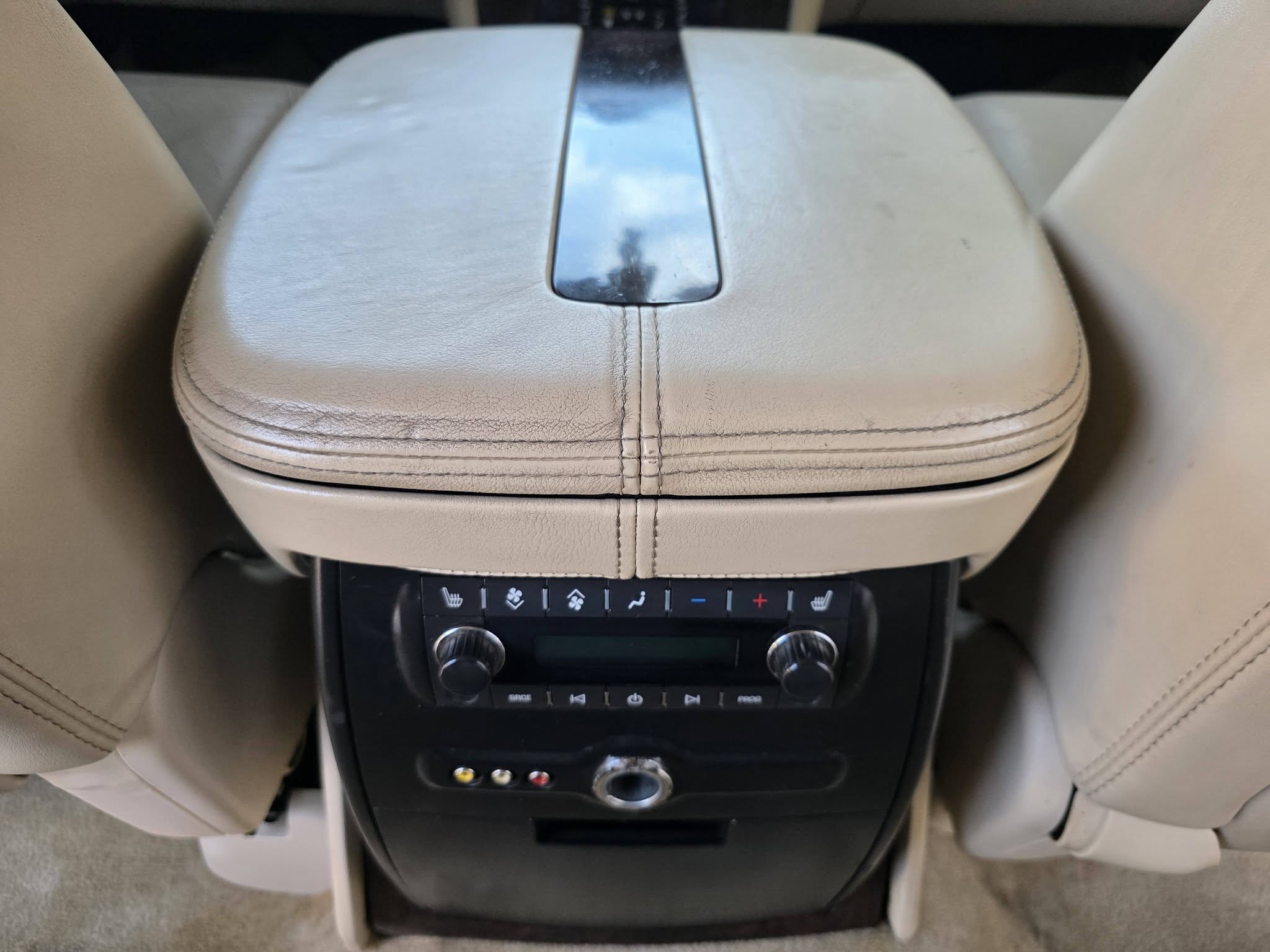 Used 2007 Cadillac Escalade AWD image 12