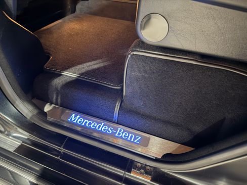 Used 2018 Mercedes-Benz G 550 Squared image 39