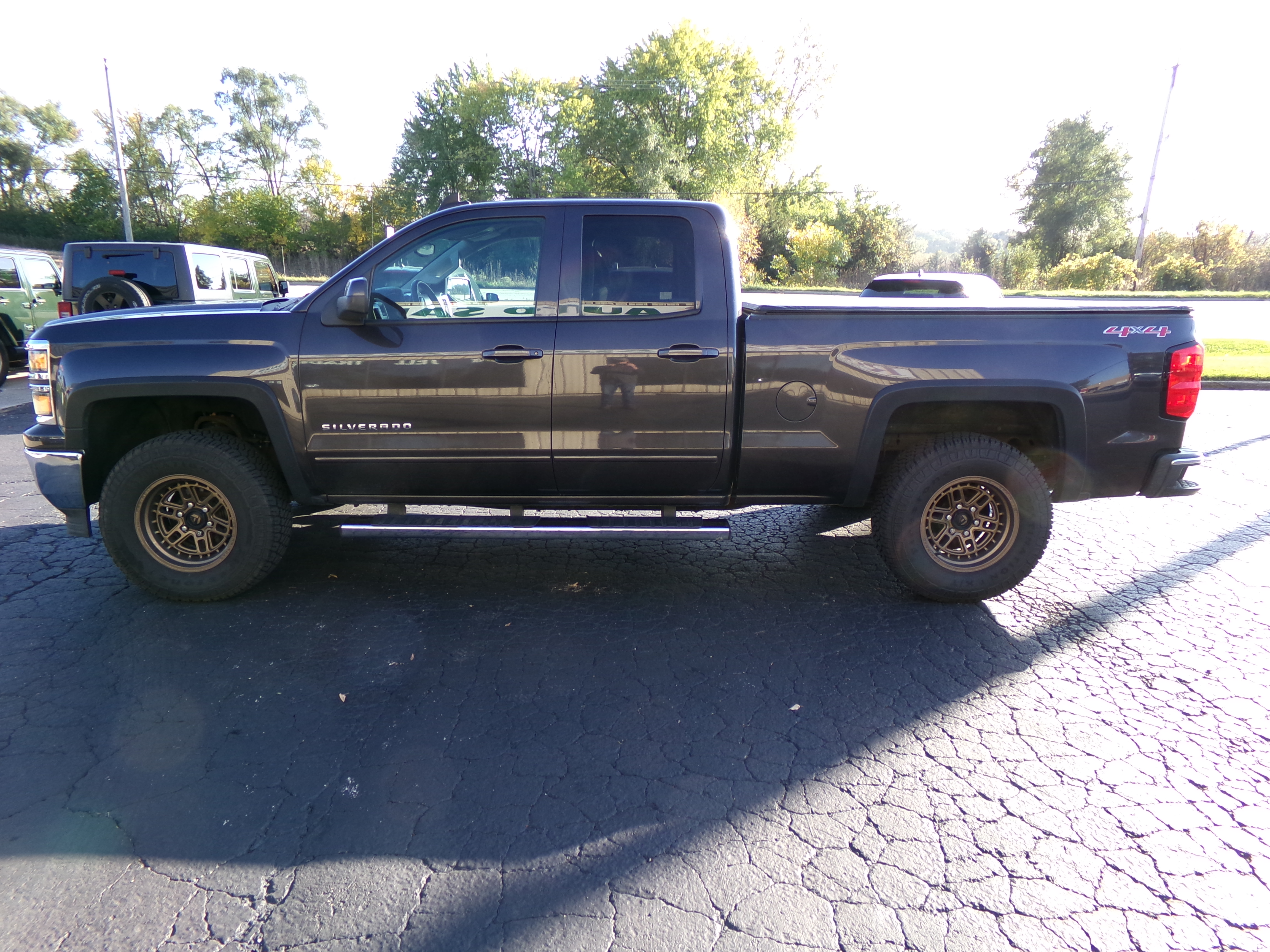 Used 2015 Chevrolet Silverado 1500 4x4 Double Cab LT image 2