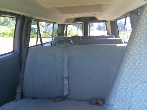 Used 2020 Chevrolet Express 3500 LT image 10