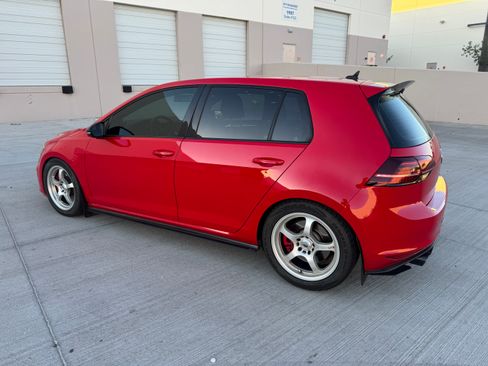 Used 2017 Volkswagen GTI image 6
