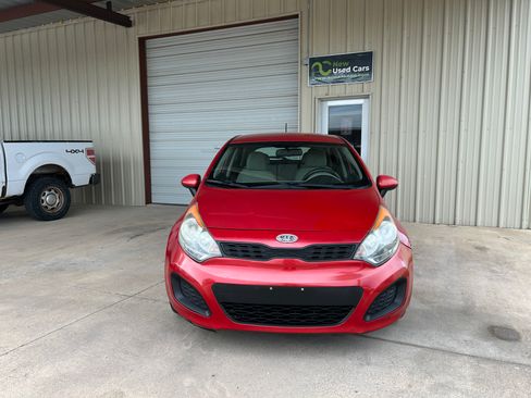 Used 2012 Kia Rio LX Hatchback FWD image 2