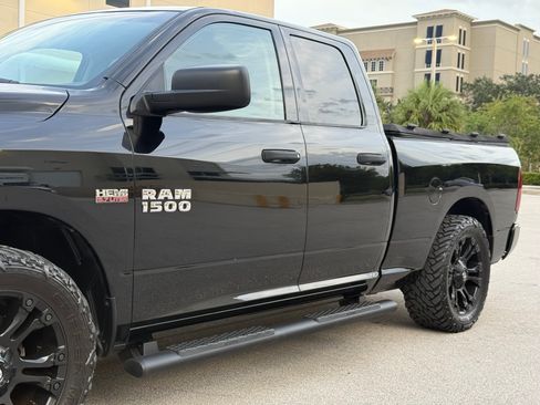 Used 2014 RAM 1500 ST RWD image 29