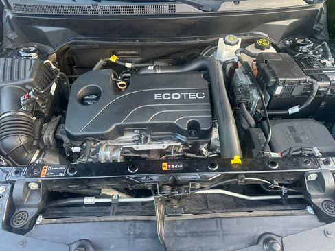 Used 2019 Chevrolet Equinox LS image 45