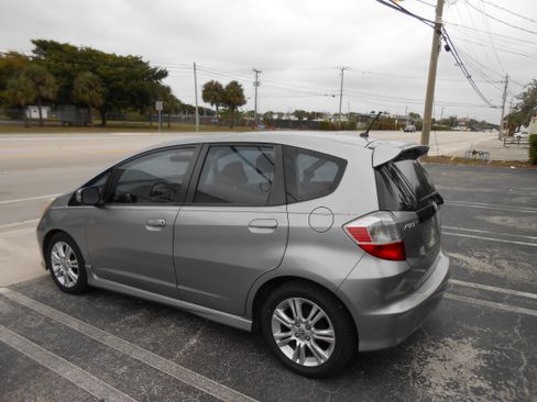 Used 2009 Honda Fit Sport image 3