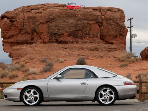 Used 2001 Porsche 911 Carrera image 4