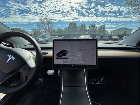 Used 2020 Tesla Model 3 Performance image 11