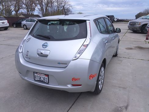 Used 2017 Nissan Leaf S image 4